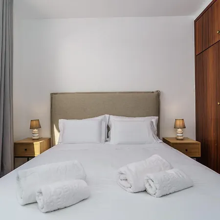 Morze By Madeira Dream