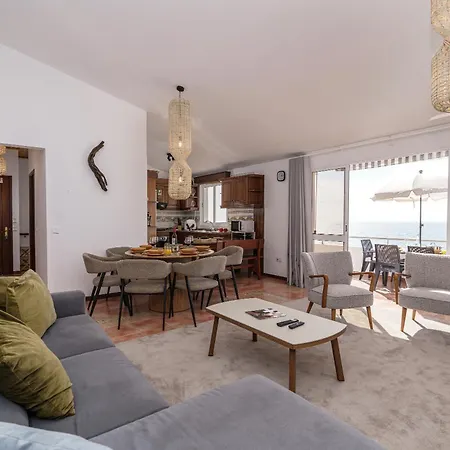 Morze By Madeira Dream