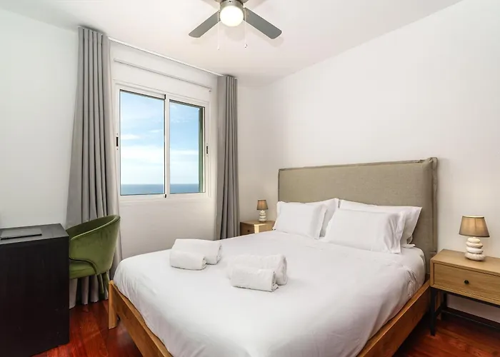 Morze By Madeira Dream